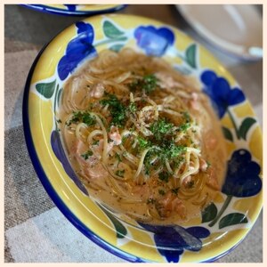 にんにくが香るトマトとツナのカレー風味パスタ